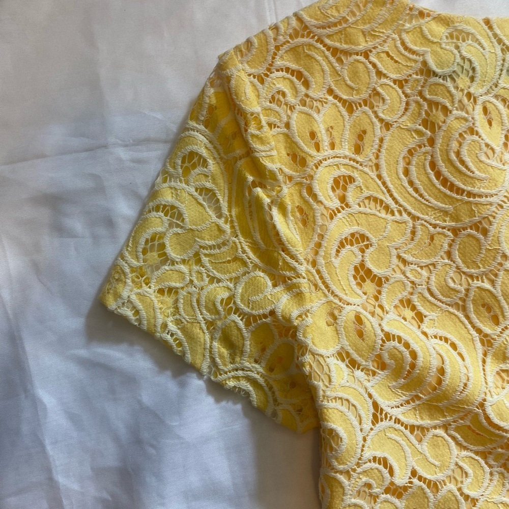 Tommy Hilfiger Lace Short Sleeves Dress - Yellow- Size 2 - Like New - Picture 8 of 12